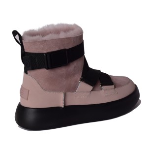 Ugg Classic Boom Buckle Boot Pink Crystal.