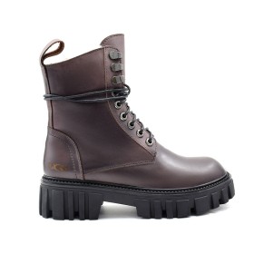 Ugg Martin Tall Brown.